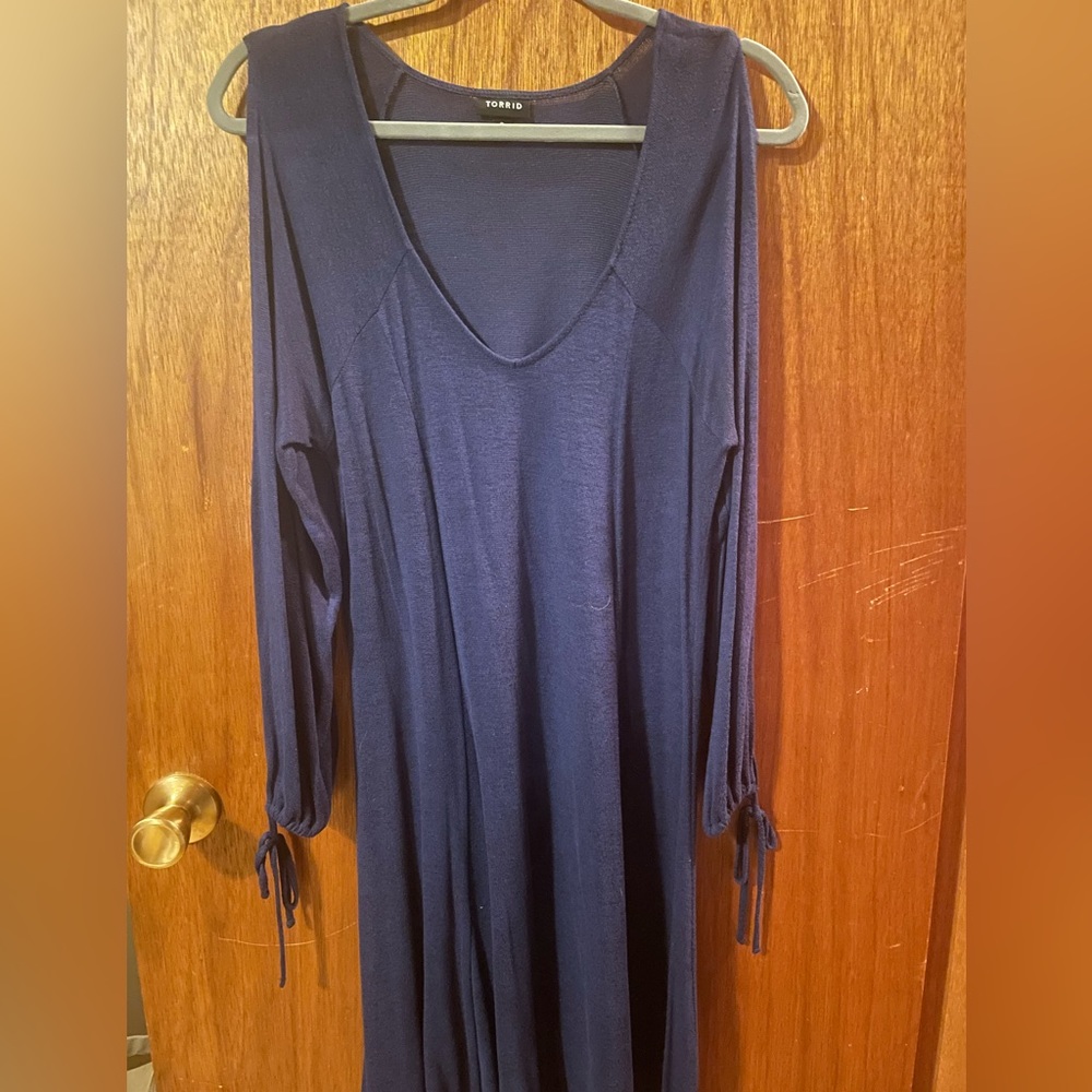 NAVY BLUE DRESS WITH OPEN/TIED SLEEVES